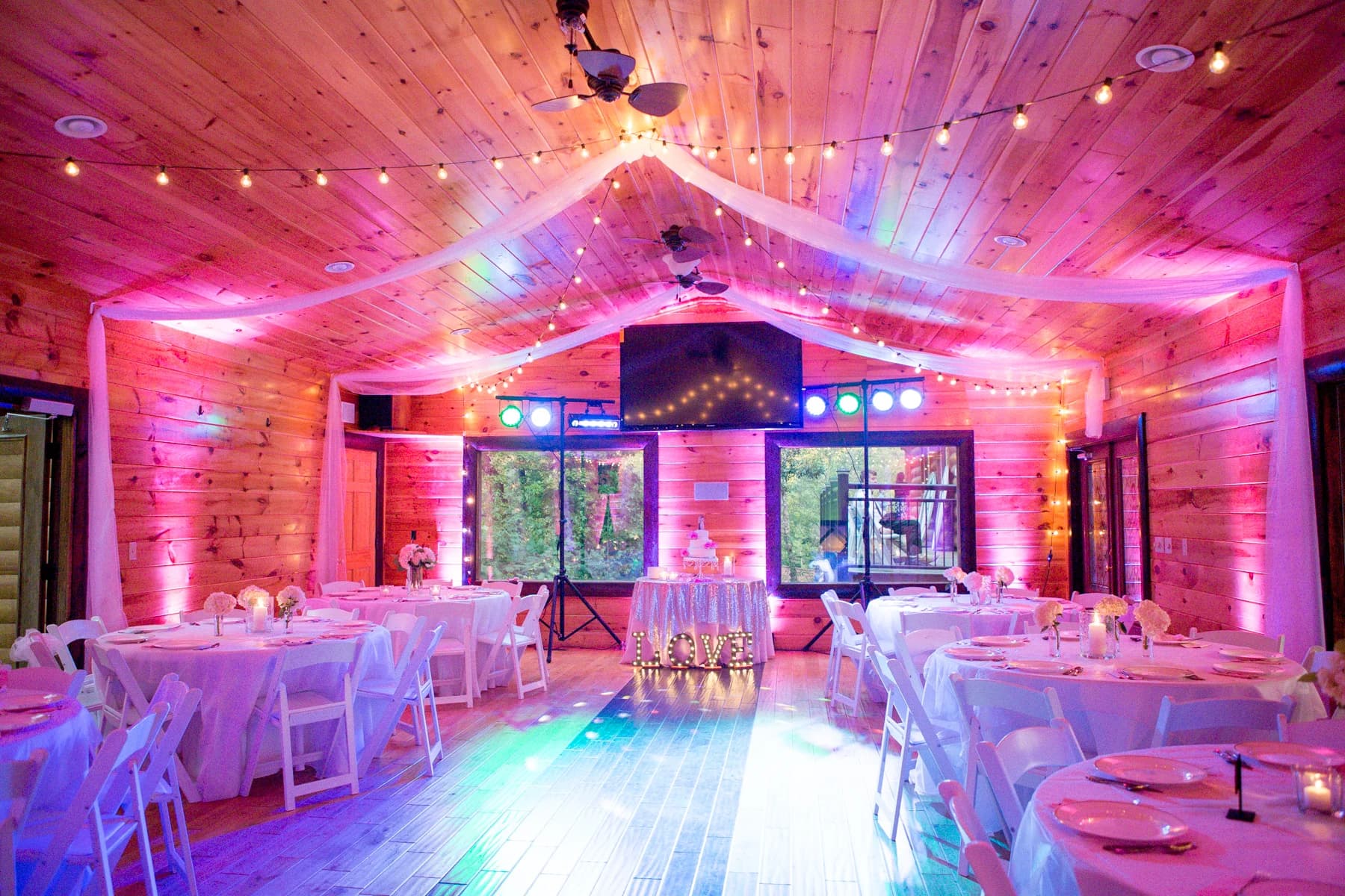 Large Cabin Weddings: 50+ Guests — Big Lodge Weddings
